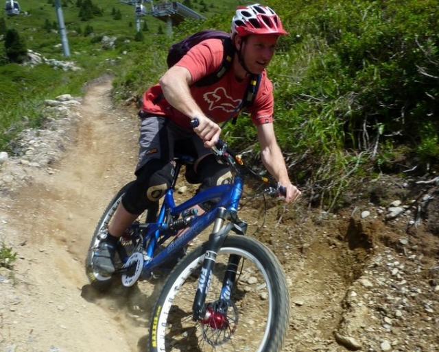  Descenso en bicicleta de cerro 